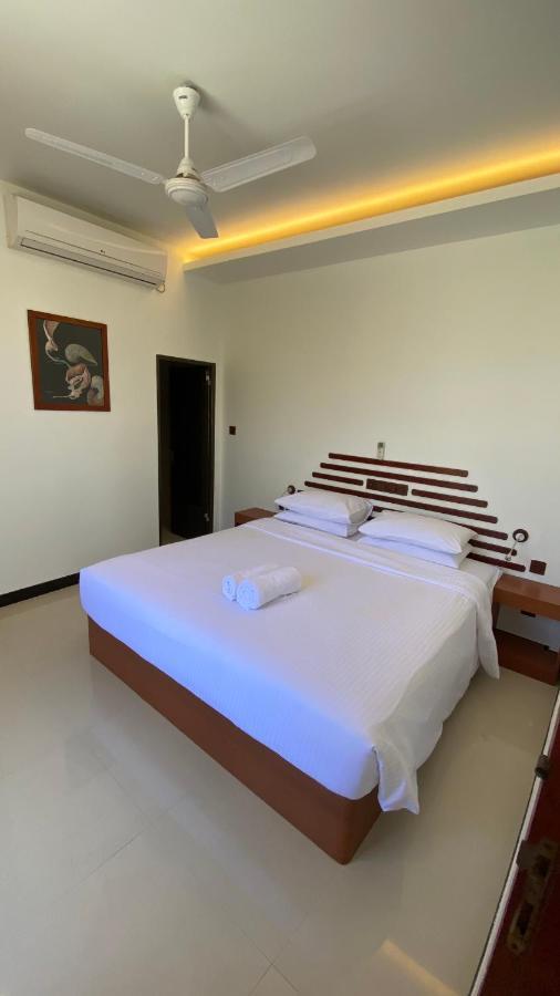 Beach Walk Villa Maldives Gulhi Luaran gambar