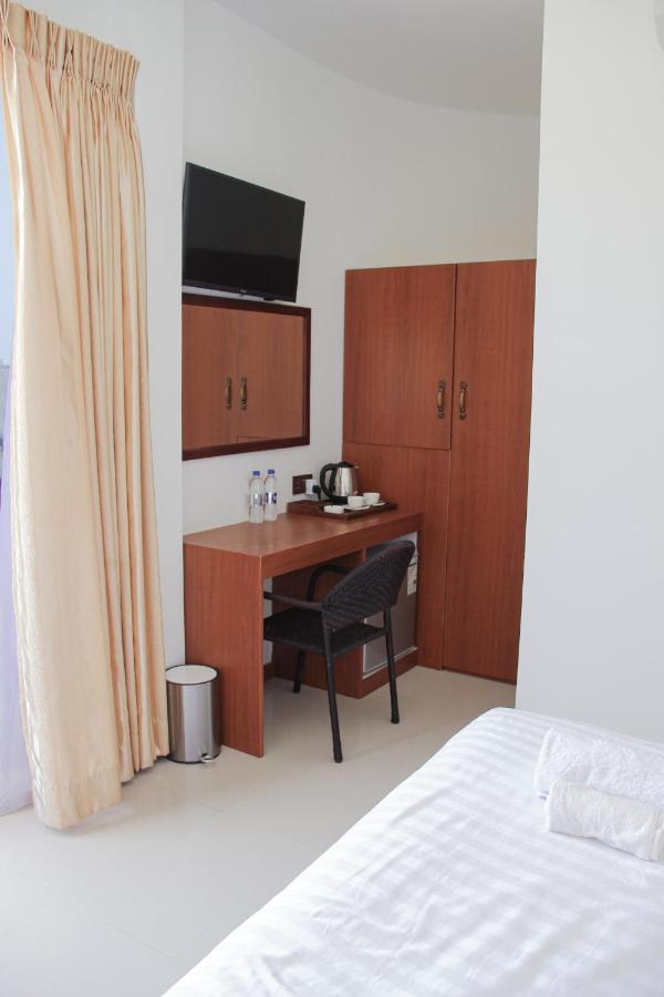 Beach Walk Villa Maldives Gulhi Luaran gambar