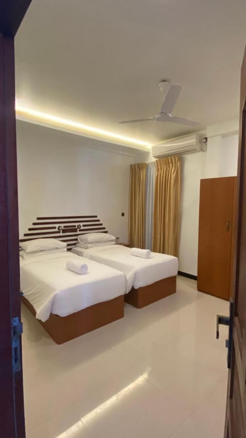 Beach Walk Villa Maldives Gulhi Luaran gambar