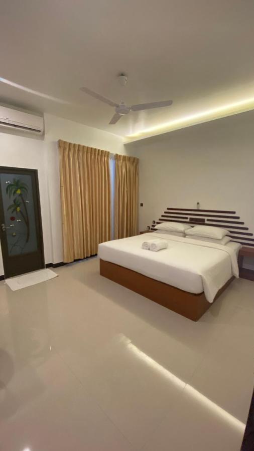 Beach Walk Villa Maldives Gulhi Bilik gambar